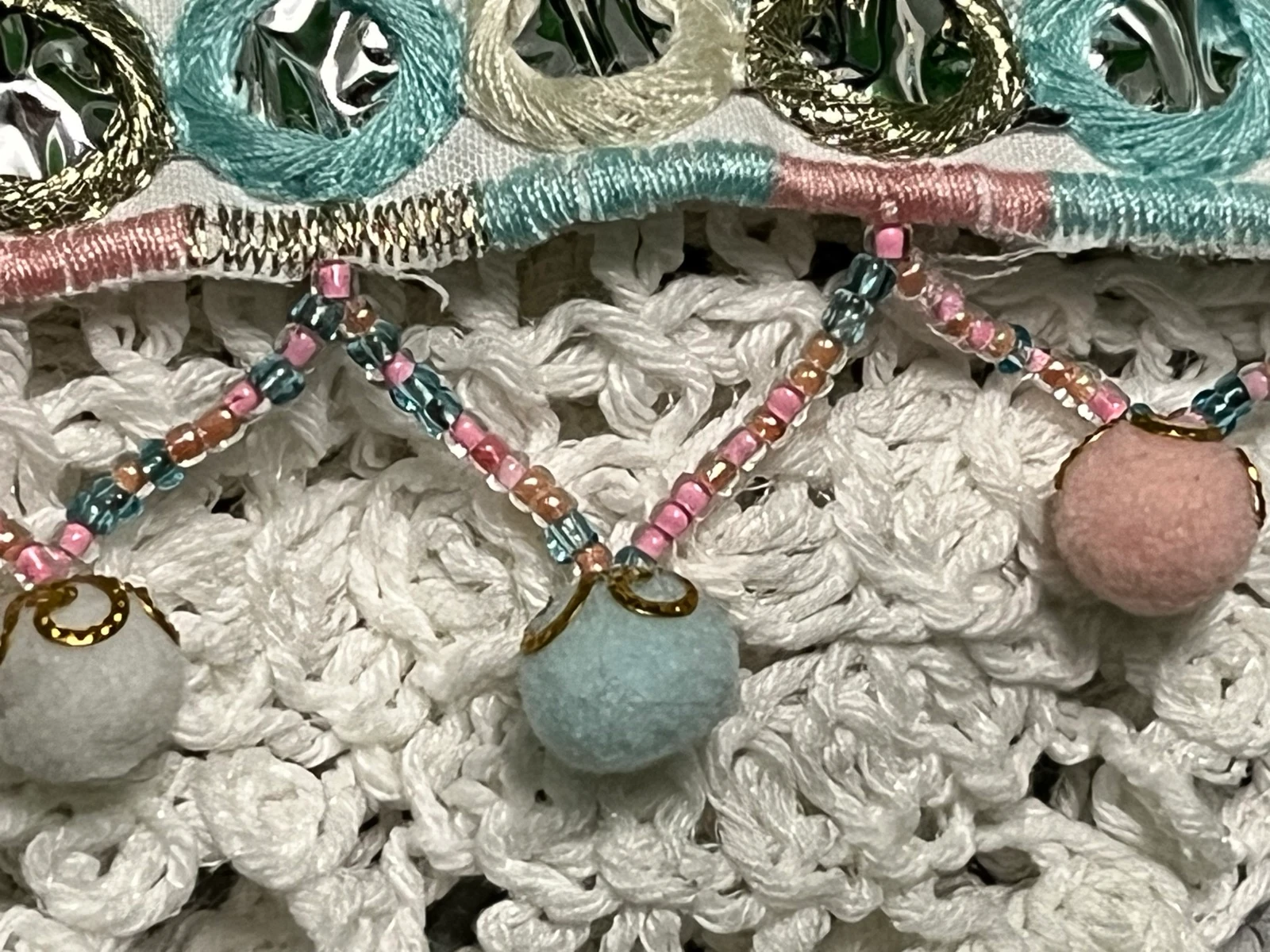 Top de crochê com contas e bolinhas – photo 5